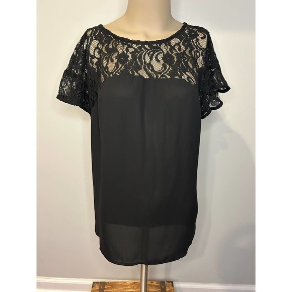 Anthropologie Tops - Anthropologie Maeve Brand Lace Top Size XS